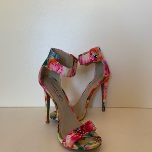 Madden Girl | flowered sandals